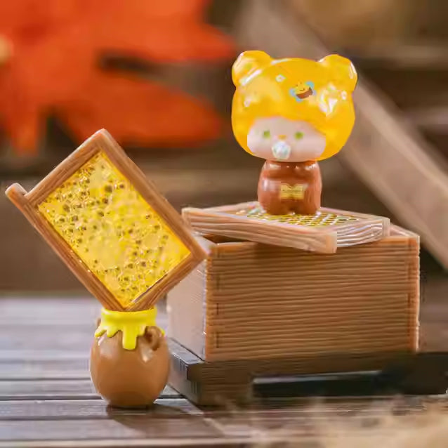 GUMI Autumn Scenery Series Mini Beans Figures