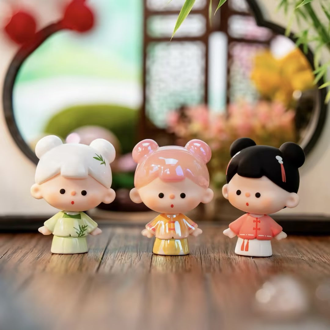 Vuuyoo - A - Scroll of Elegance  Mini Bean Figures